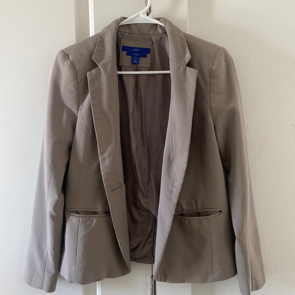 Suit jacket/blazer womens size 8 apt 9